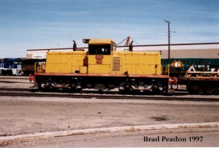 BHP53 shunts Morandoo yard on 1st November 1997